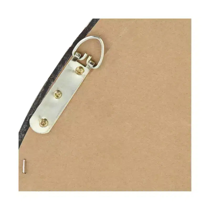 Espejo de pared con borde de cuentas redondas plateadas